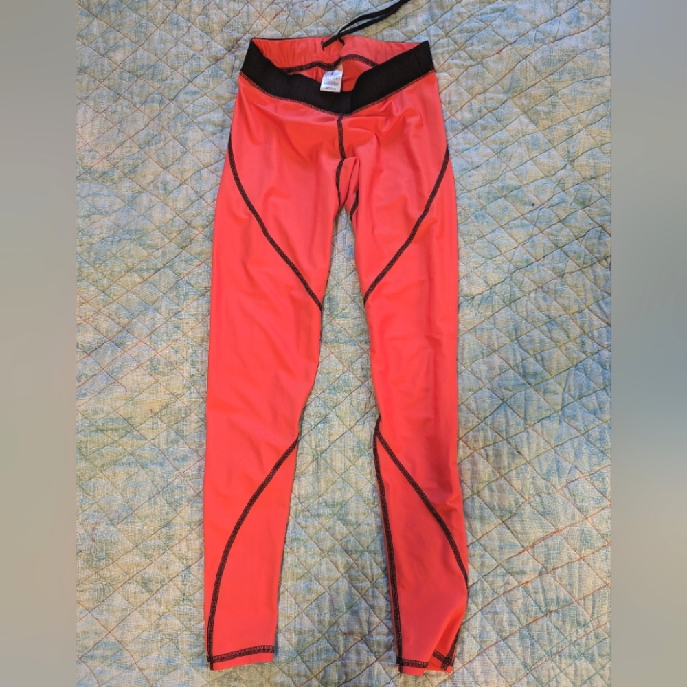 Surf Legging in Bright Coral with Black Seams Women's Size Small